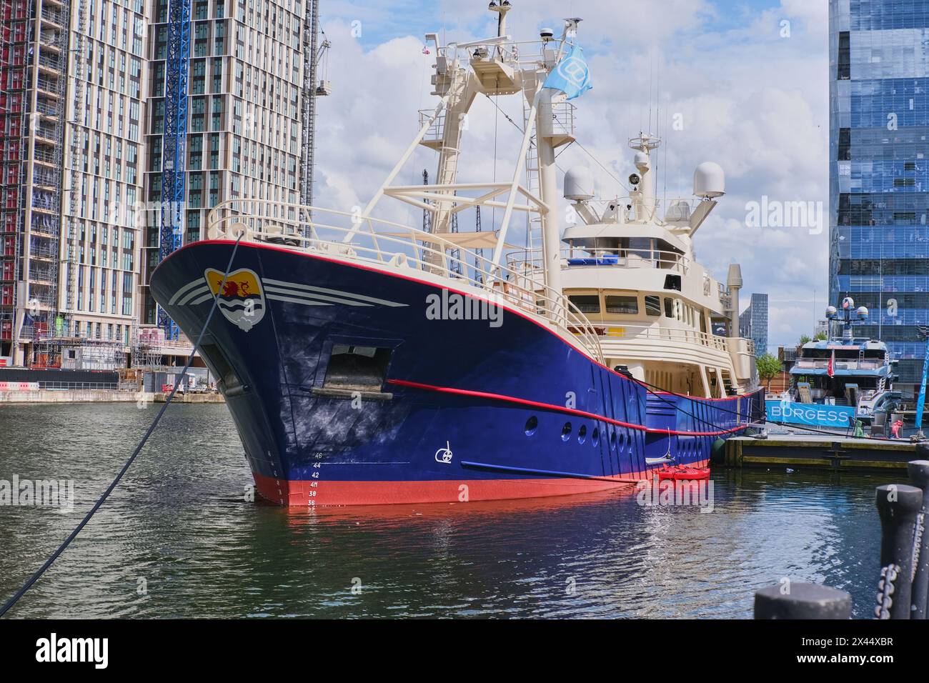 Scintilla Maris - esplorazione/superyacht ormeggiato a South Dock Canary Wharf, Londra. Durante il suo viaggio inaugurale dopo il raddobbo. 30 aprile 2024 Foto Stock