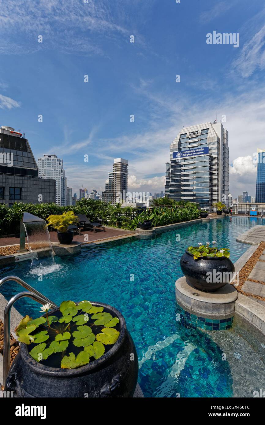 Swimming Pook, Banyan Tree Hotel, Bangkok, Thailandia Foto Stock
