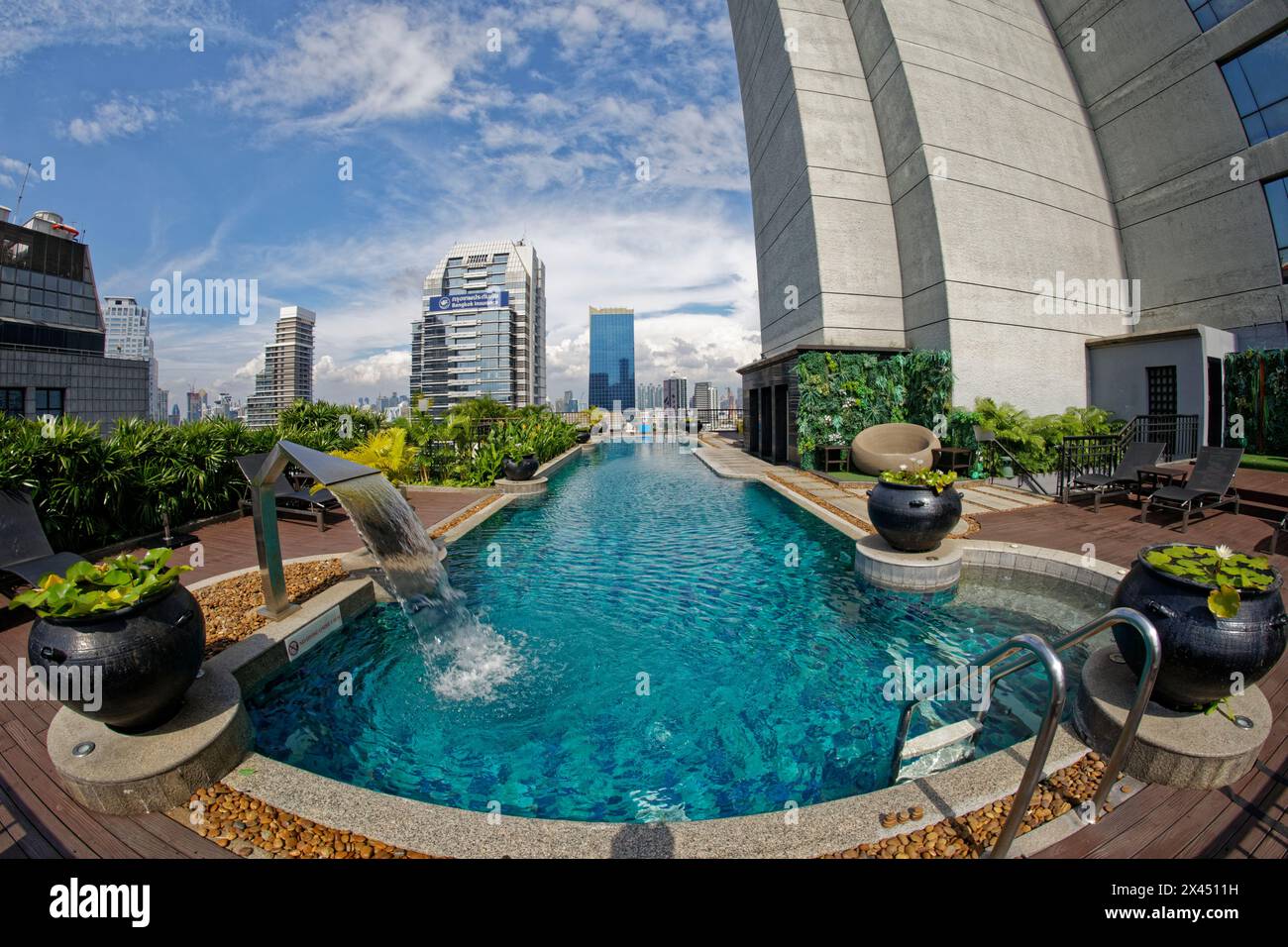 Swimming Pook, Banyan Tree Hotel, Bangkok, Thailandia Foto Stock