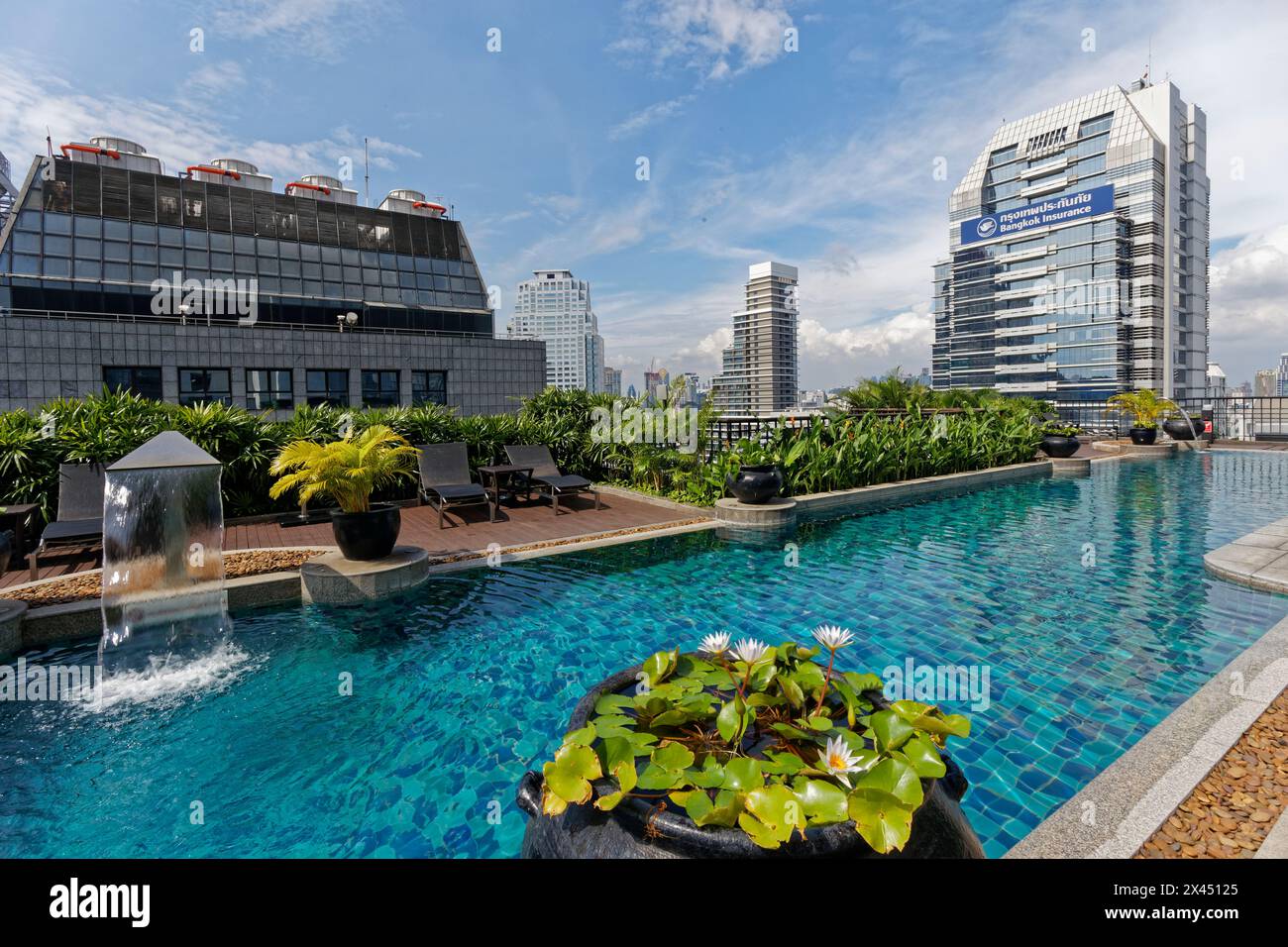Swimming Pook, Banyan Tree Hotel, Bangkok, Thailandia Foto Stock