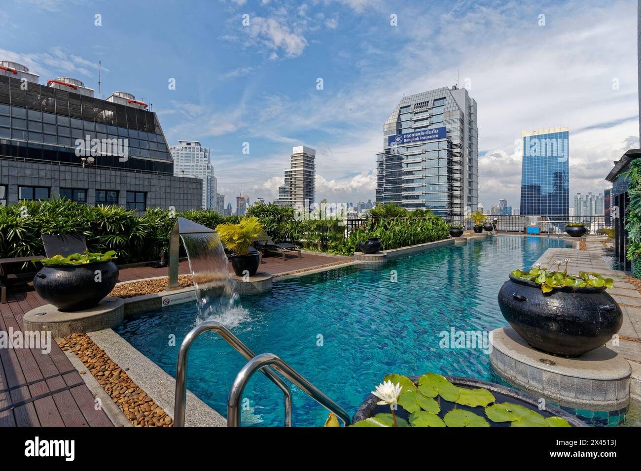 Swimming Pook, Banyan Tree Hotel, Bangkok, Thailandia Foto Stock
