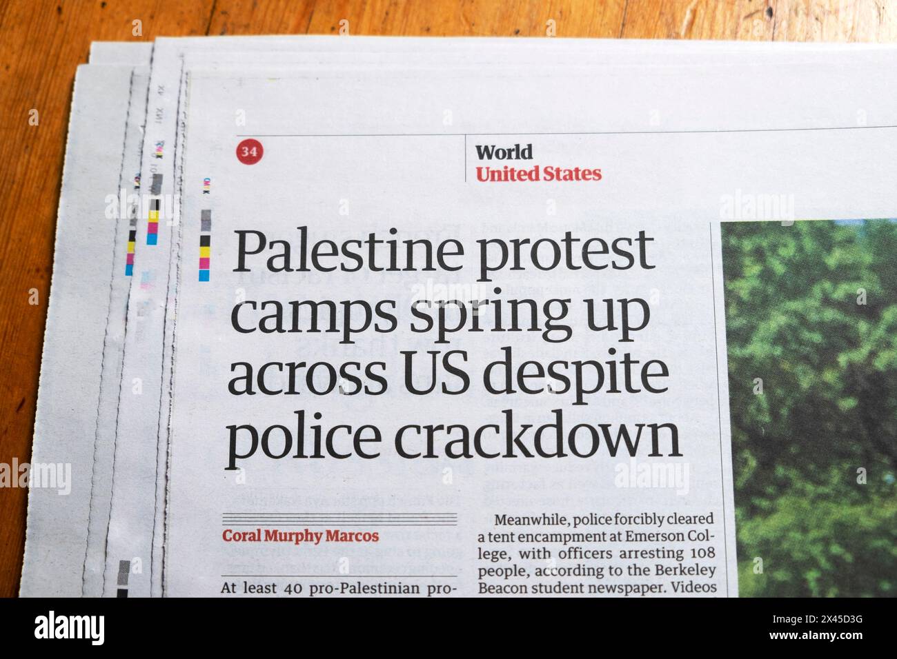 "I campi di protesta della Palestina sorgono in tutti gli Stati Uniti nonostante la repressione della polizia" testata del quotidiano Guardian Università di Gaza protesta articolo 27 aprile 2024 Regno Unito Foto Stock