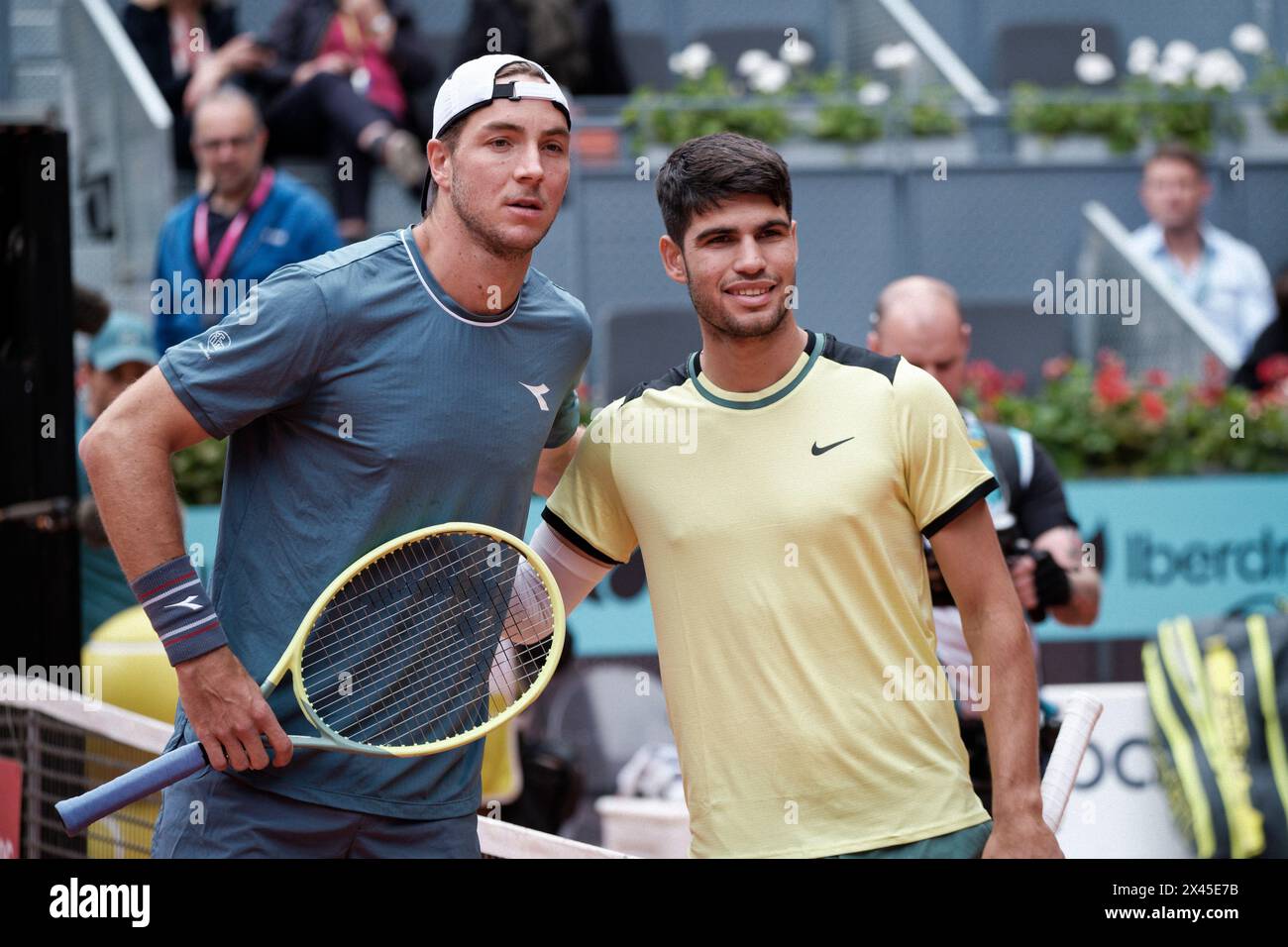 Madrid, Spagna. 30 aprile 2024. Tennis ATP: Mutua Madrid Open tennis, turno 16, Jan-Lennard Struff (GER) V Carlos Alcaraz (ESP). Crediti: EnriquePSans/Alamy Live News Foto Stock