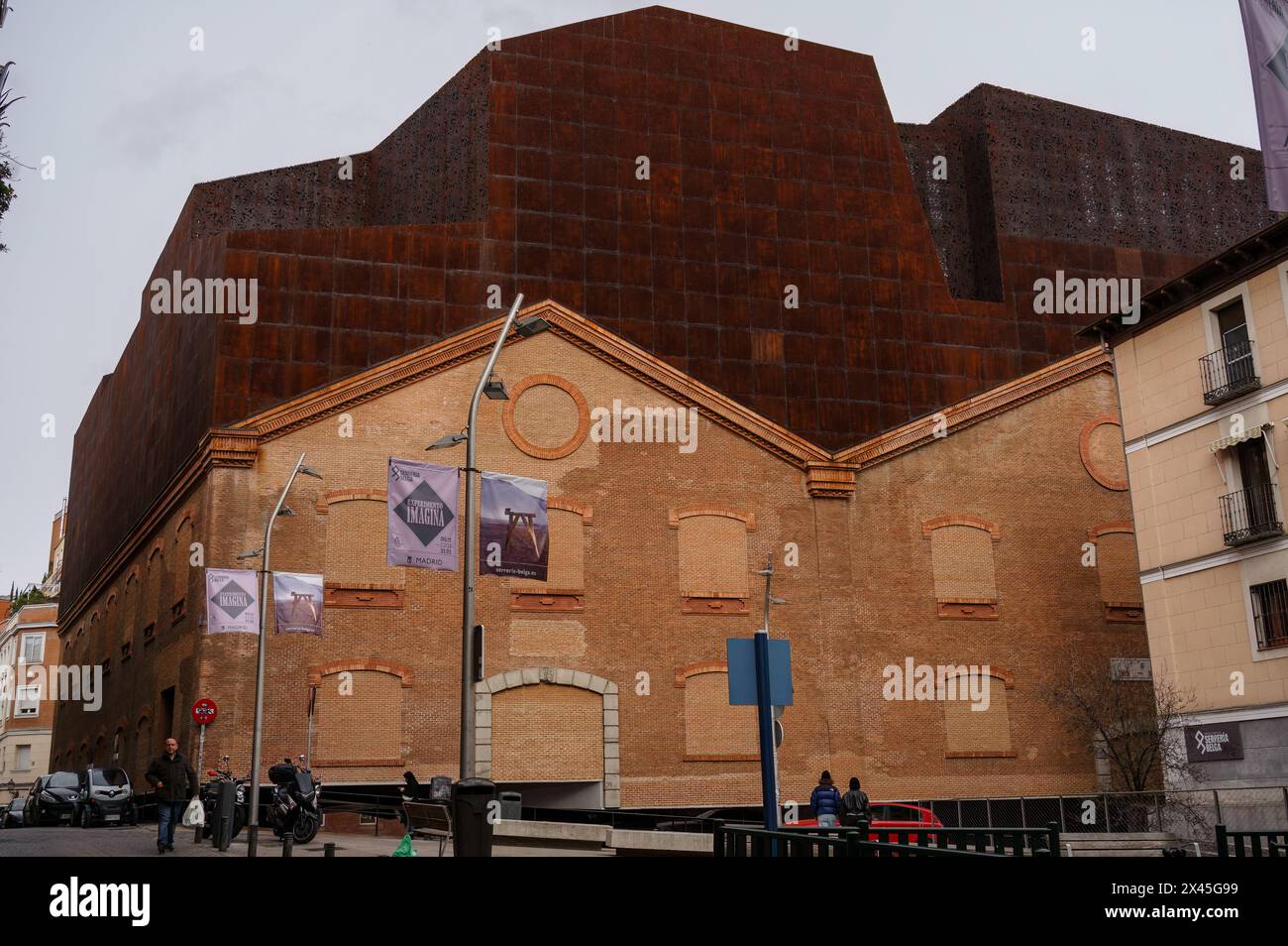 Madrid, Spagna. 11 febbraio 2024 - CaixaForum, il centro culturale Foto Stock