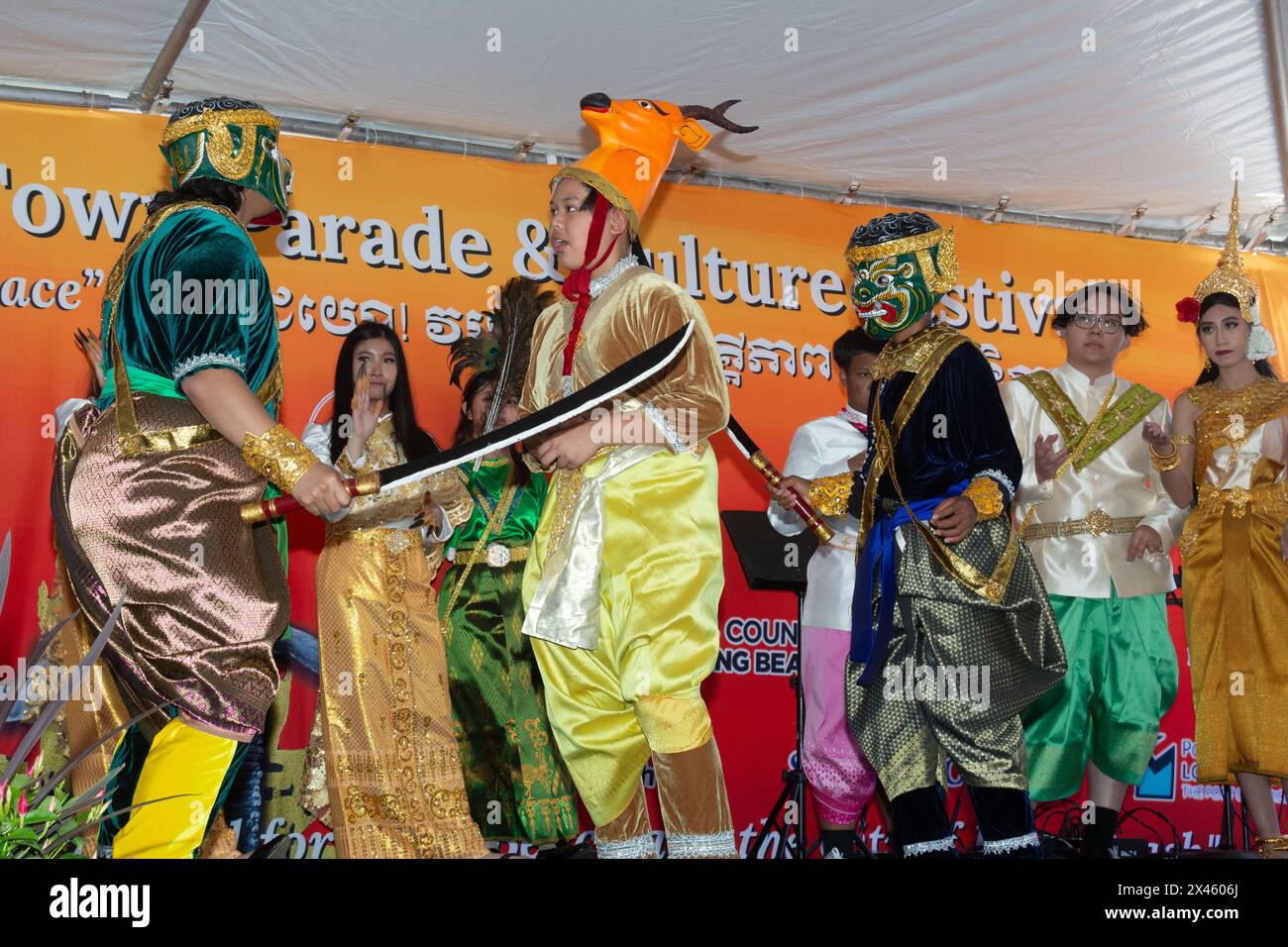 Festa e sfilata del capodanno cambogiano 2024 a Cambodia Town, Long Beach, CA, Stati Uniti Foto Stock