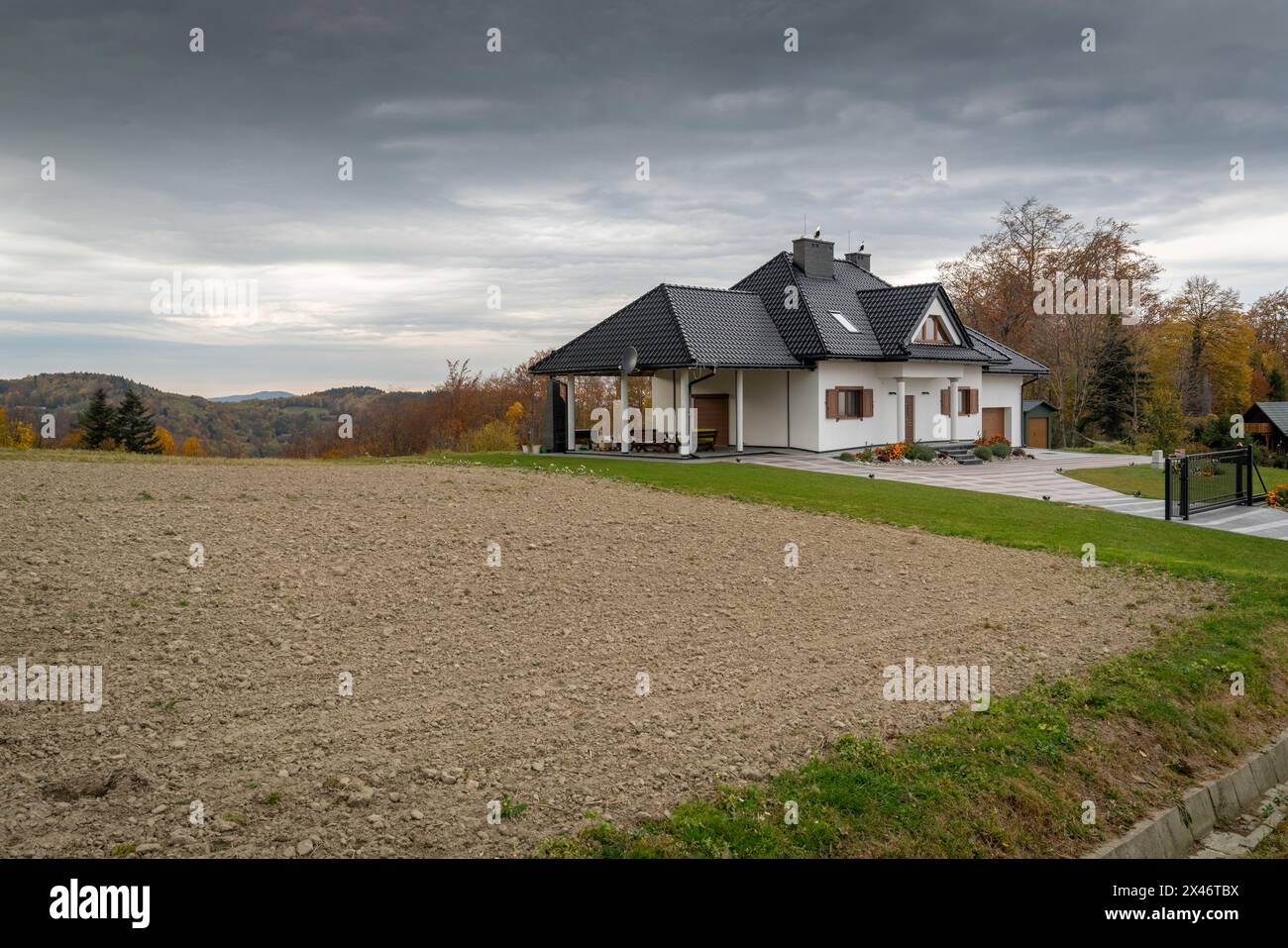 Un bellissimo autunno sulle montagne polacche dell'isola Beskids nella piccola Polonia Foto Stock