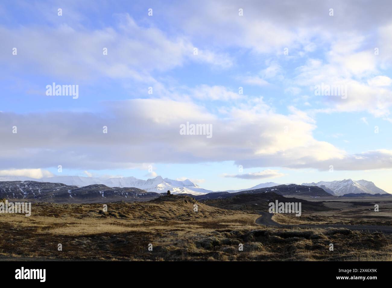 Vista panoramica da Fossatun a Blundsvatn, distretto di Bæjarsveit, Islanda Foto Stock