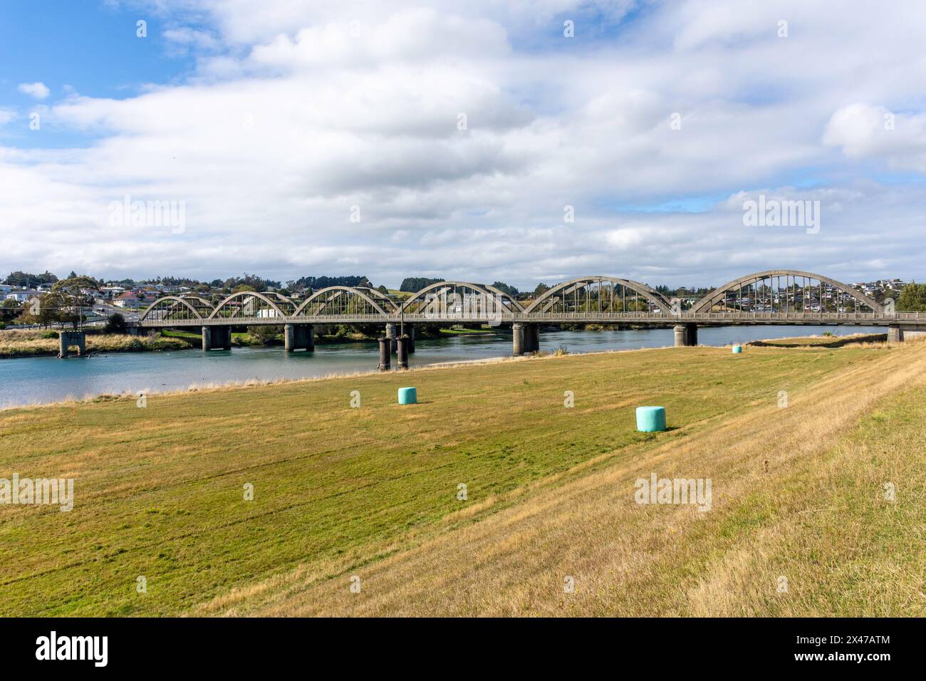 Storico ponte Balclutha sul fiume Clutha, autostrada statale 1, Balclutha, Otago, nuova Zelanda Foto Stock