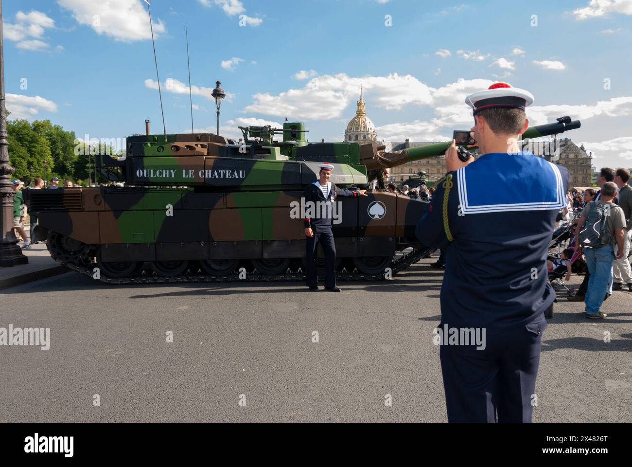 Parigi, Francia, gruppo, eventi pubblici, giornata Nazionale, giorno della Bastiglia, 14 luglio, incontro con militari francesi, carri armati, soldati francesi Foto Stock