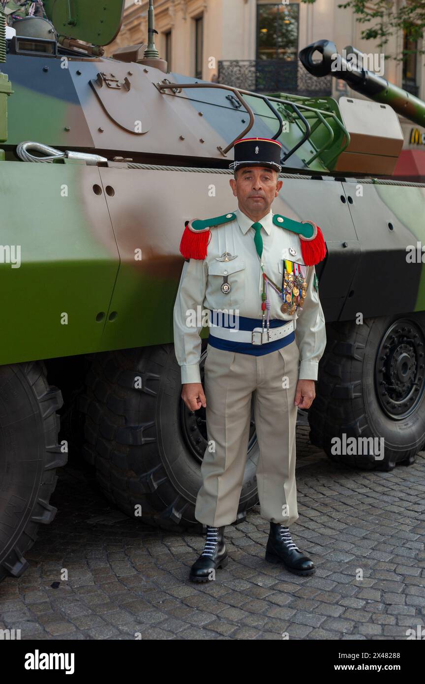 Parigi, Francia, Ritratto, soldati francesi moderni, eventi pubblici, Festa della Bastiglia 14 luglio Parata militare, sugli Champs-Elysees. Foto Stock