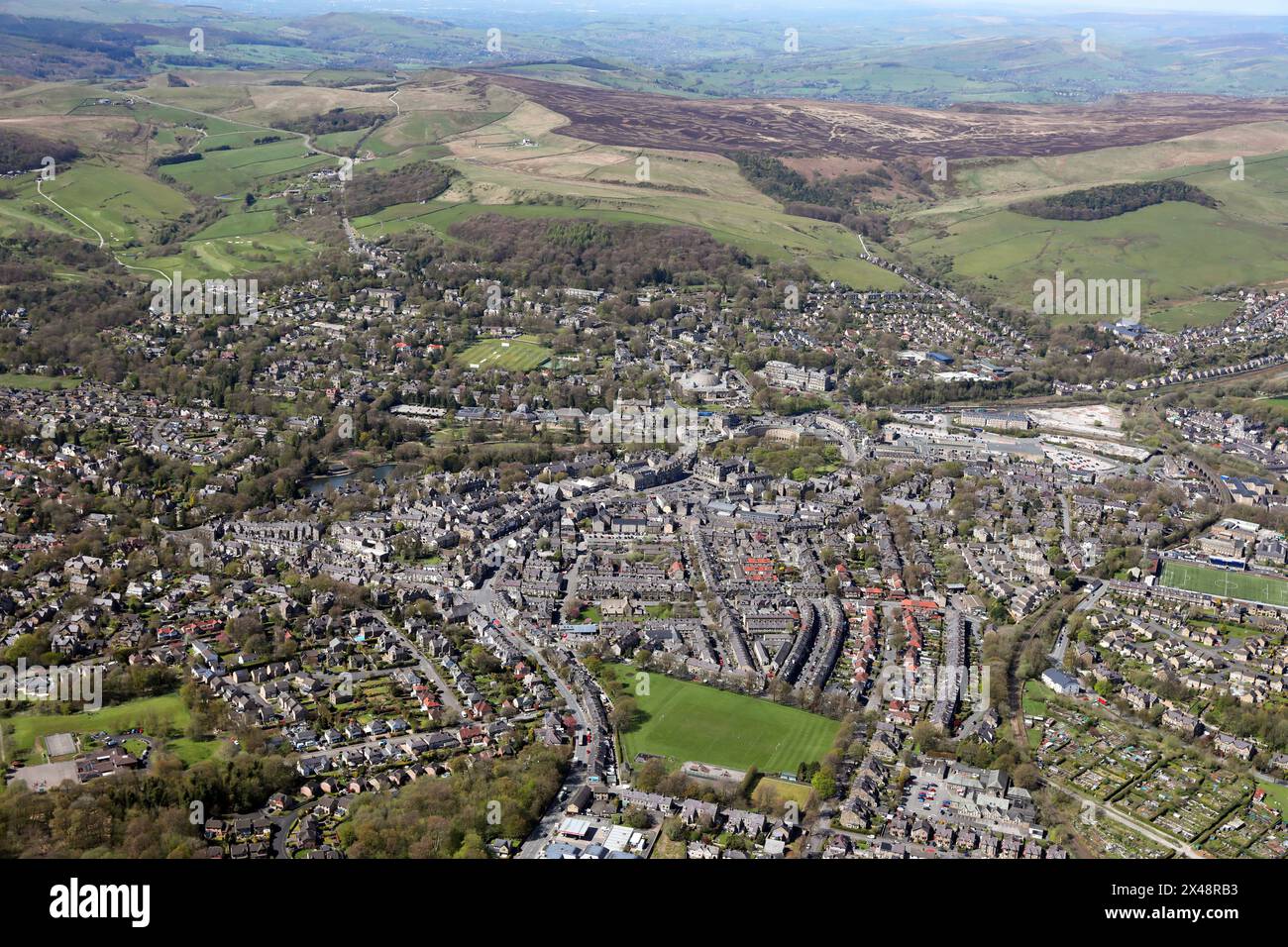 Vista aerea di Buxton, una città termale nel Derbyshire, Regno Unito Foto Stock