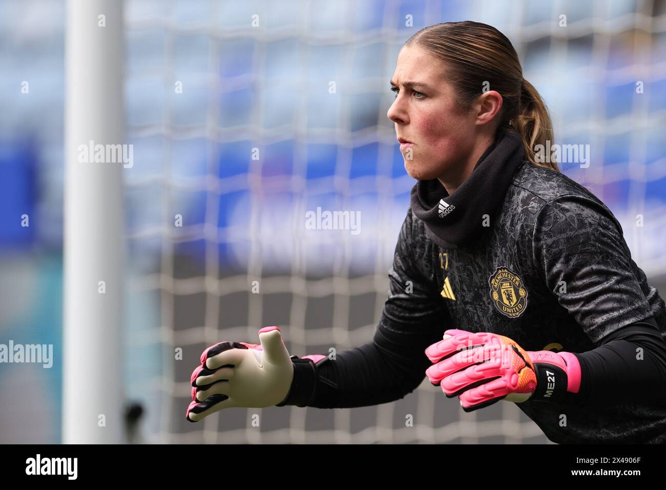 Mary Earps del Manchester United si scalda davanti alla partita di Super League femminile del Barclays tra Leicester City e Manchester United. Foto Stock