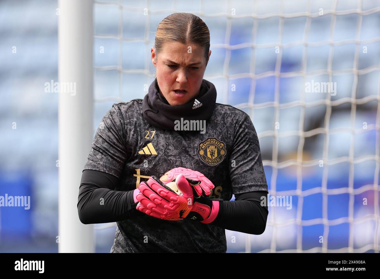 Mary Earps del Manchester United si scalda davanti alla partita di Super League femminile del Barclays tra Leicester City e Manchester United. Foto Stock