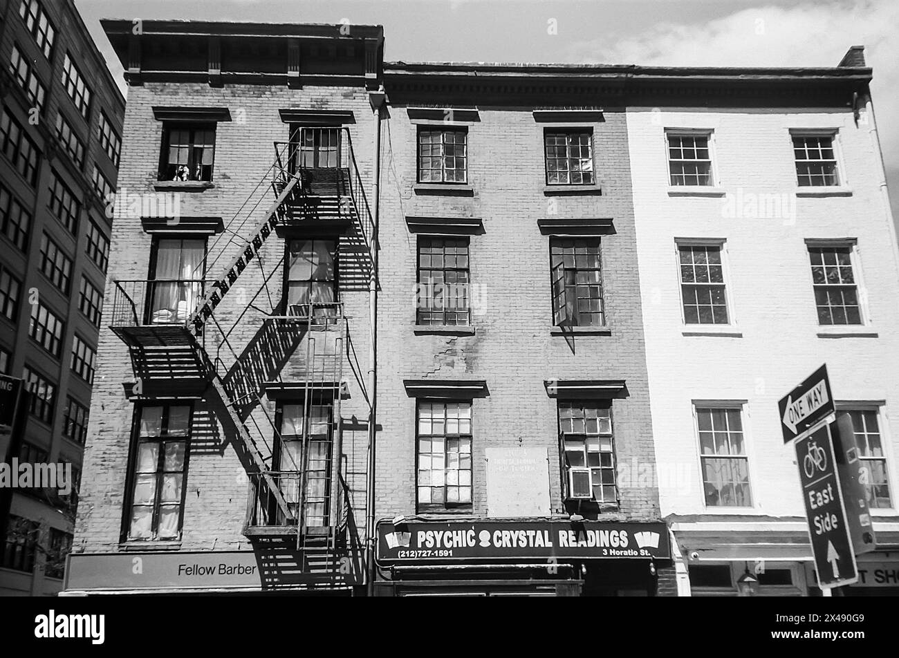 Edifici più vecchi nel Greenwich Village di New York mercoledì 17 aprile 2024 (© Richard B. Levine) Foto Stock