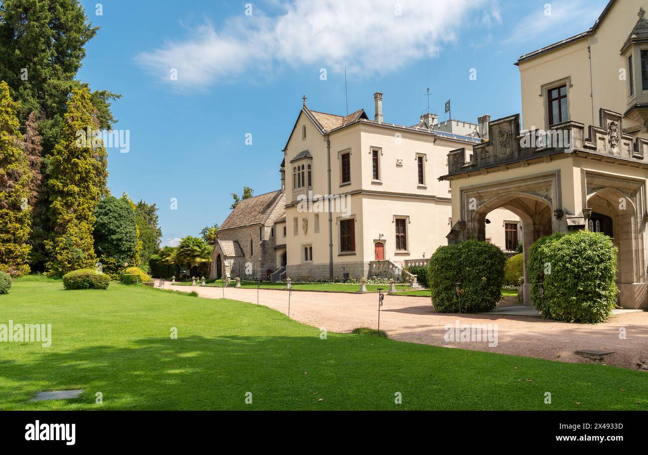 Il Parco secolare del Castello dal Pozzo, località storica sul Lago maggiore, situato nel paese di Oleggio Castello, Verbania, Italia Foto Stock