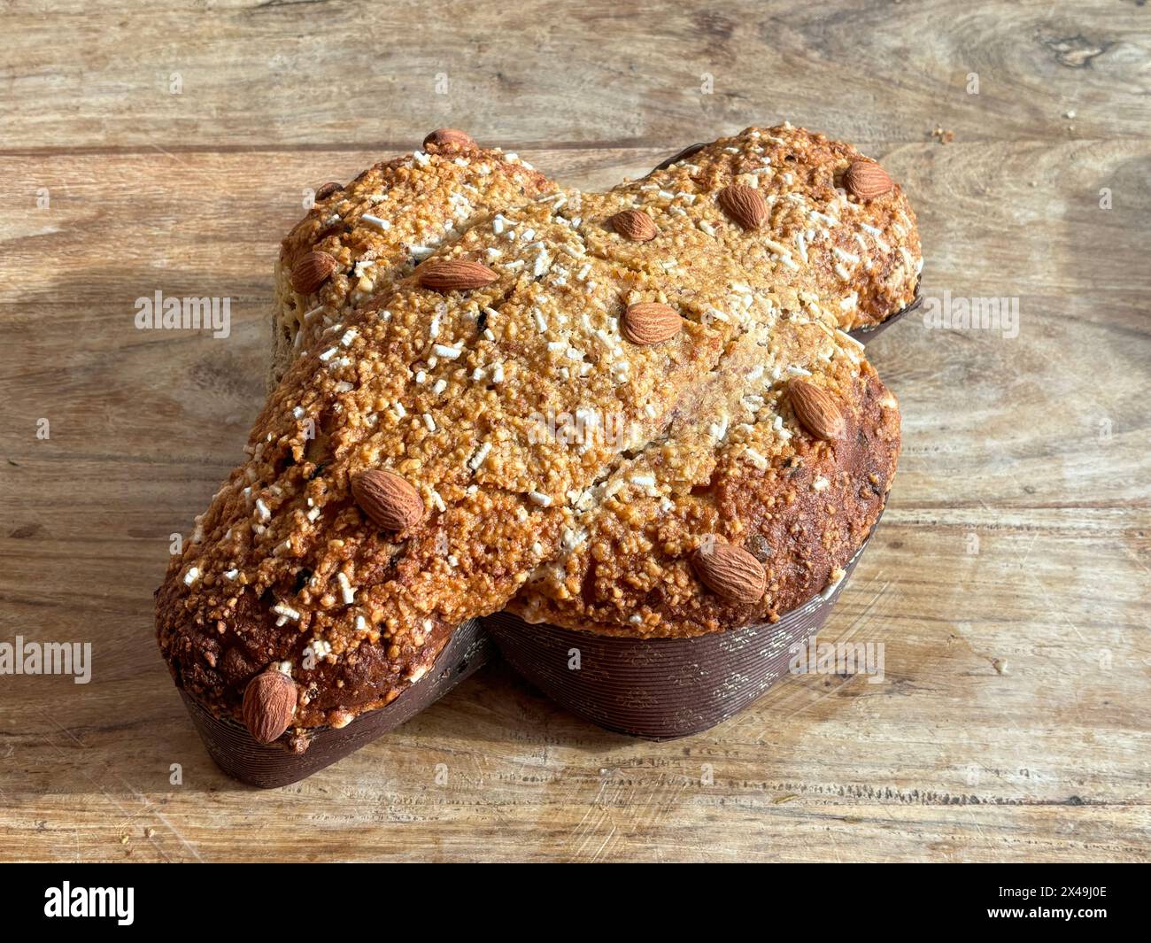 Colombe pasquali fatte a mano fatte in casa con sapore di mandorla Foto Stock