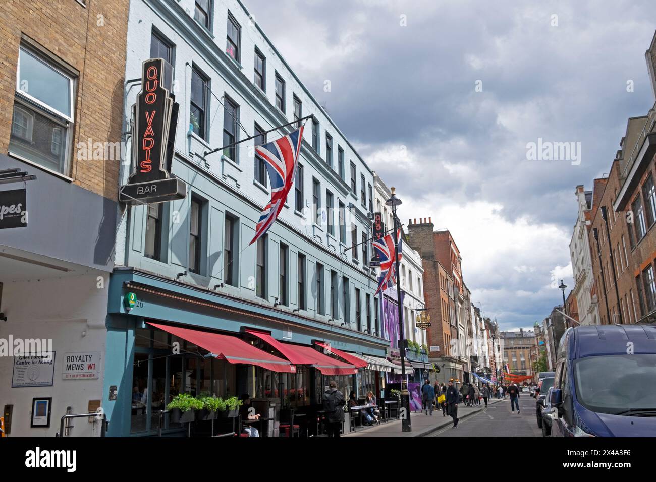 Il ristorante del club privato quo Vadis mostra la vista di Dean Street a Soho Londra Inghilterra Gran Bretagna KATHY DEWITT Foto Stock