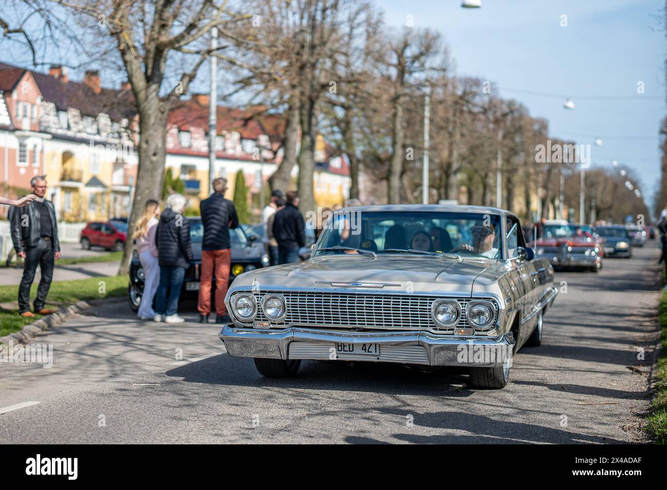 Chevrolet 1963 alla sfilata di auto d'epoca che celebra la primavera il giorno di maggio a Norrkoping, Svezia 2024 Foto Stock