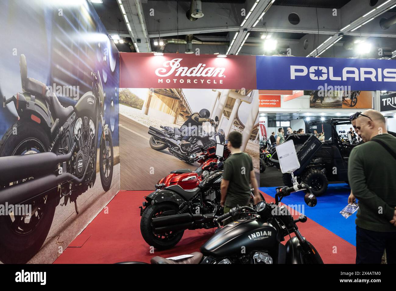 Immagine di un cartello con il logo della motocicletta indiana in una concessionaria di Belgrado, Serbia. Indian Motorcycle è un marchio americano di motociclette di proprietà Foto Stock