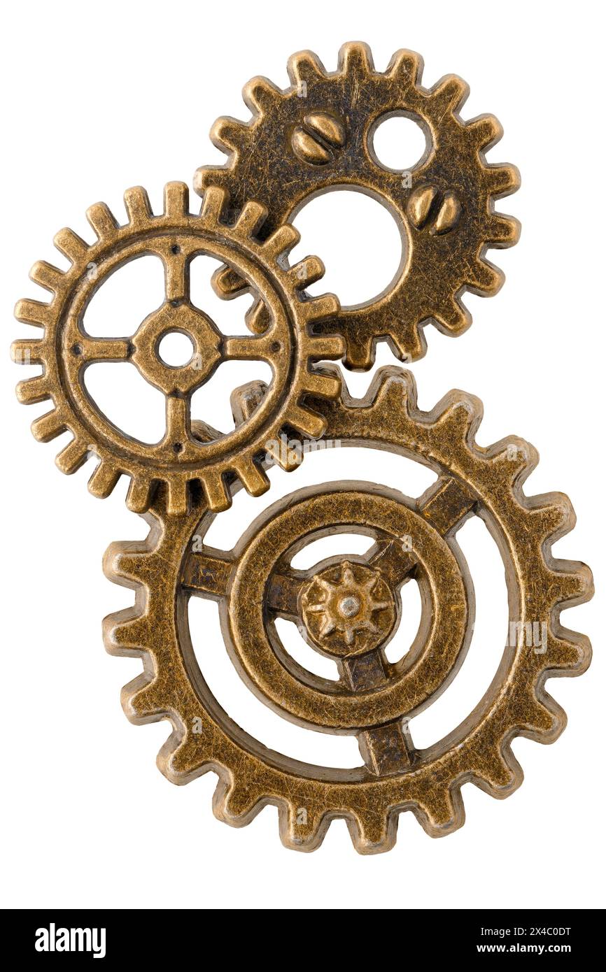 Gruppo di ruote dentate in bronzo invecchiate, disposte come parte di un meccanismo antico, isolate su sfondo bianco. Elemento di design pronto all'uso. Foto Stock Gruppo di ruote dentate in bronzo invecchiate, disposte come parte di un meccanismo antico, isolate su sfondo bianco. Elemento di design pronto all'uso. Foto Stock
