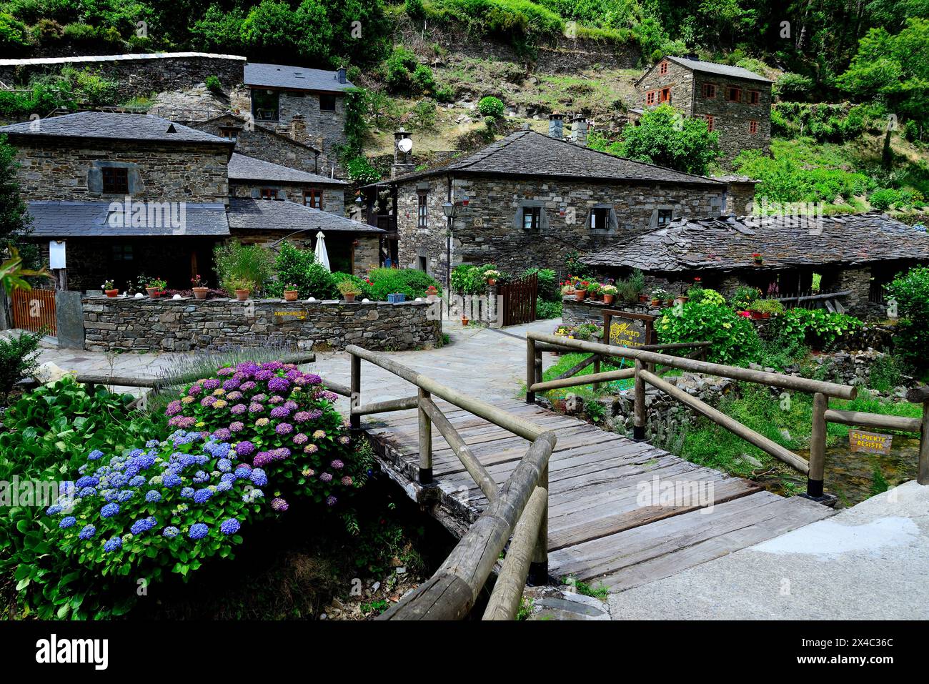 Villaggio rustico di AS Veigas, vicino a Taramundi, Asturie, Spagna Foto Stock
