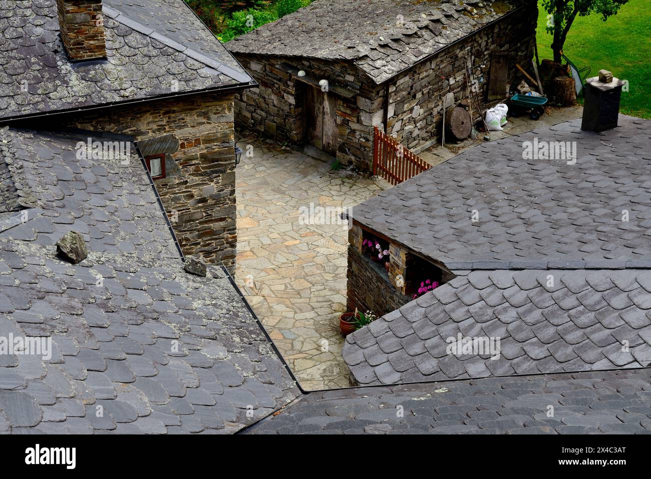 Villaggio rustico di AS Veigas, vicino a Taramundi, Asturie, Spagna Foto Stock