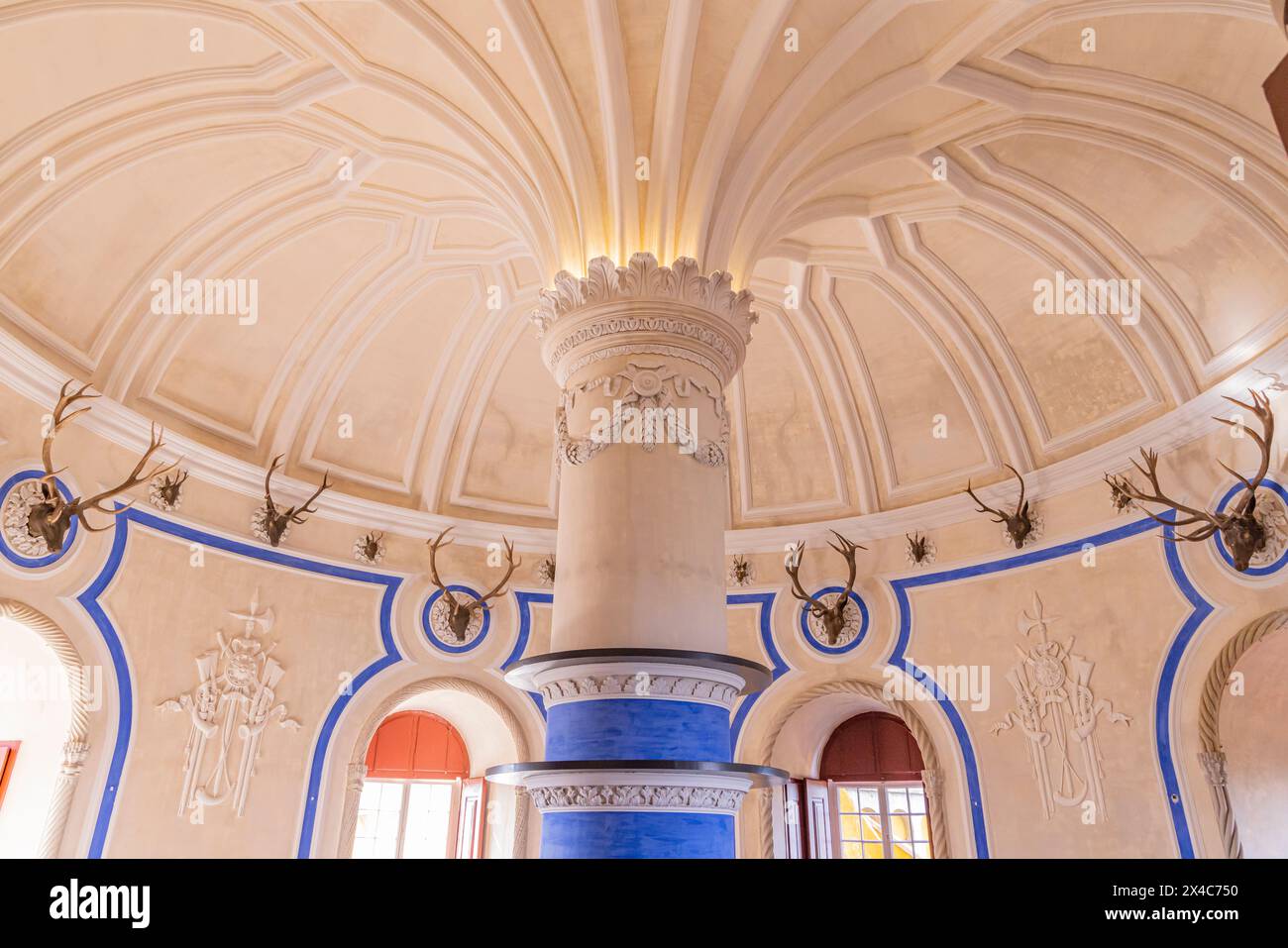 Portogallo, Sintra. Vista interna del Parco e del Palazzo Nazionale di pena, patrimonio dell'umanità dell'UNESCO. (Solo per uso editoriale) Foto Stock