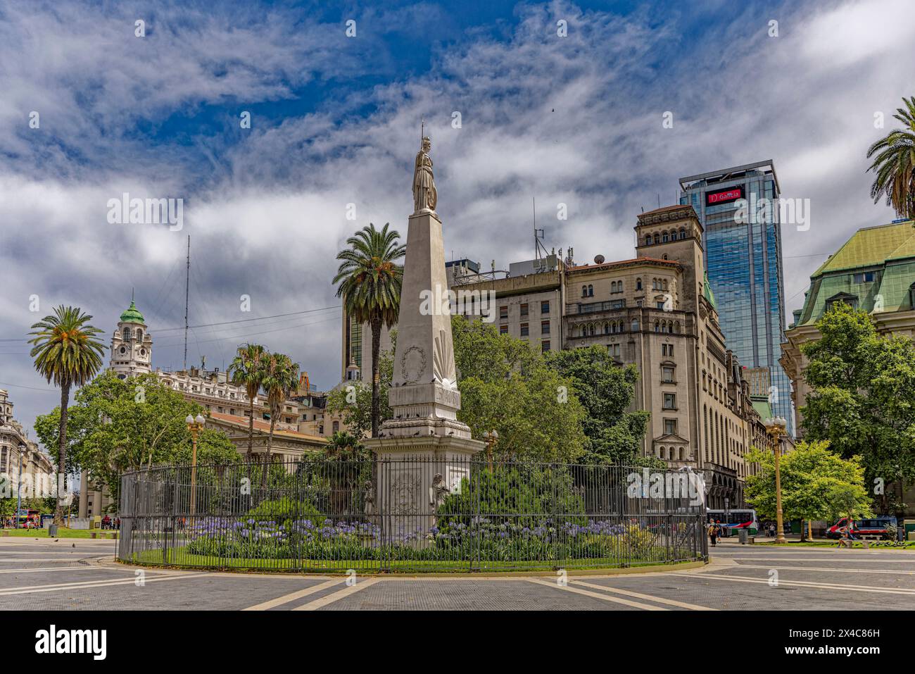 Argentina, Buenos Aires. Monumento Piramide de Mayo in Plaza de Mayo. Foto Stock
