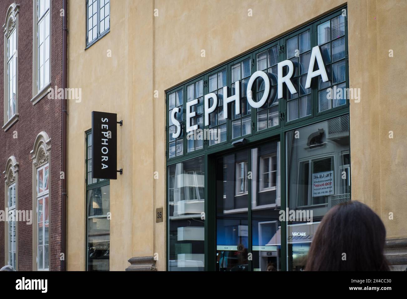 Copenaghen, Danimarca - 5 aprile 2024: Negozio Sephora nel centro storico di Copenaghen. Foto Stock