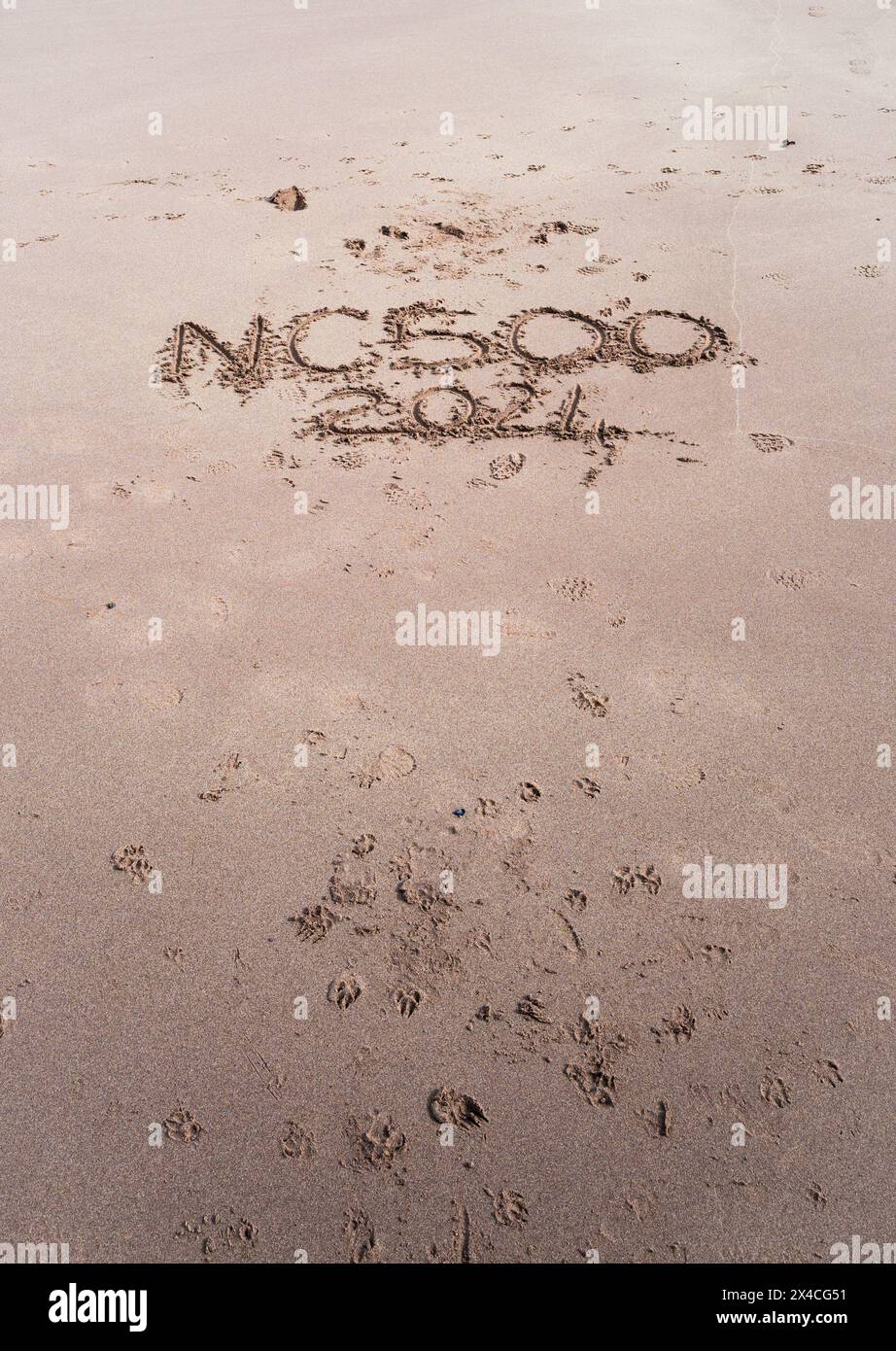 North Coast 500, NC500, simbolo disegnato sulla spiaggia scozzese per celebrare il completamento del tour NC500. Foto Stock