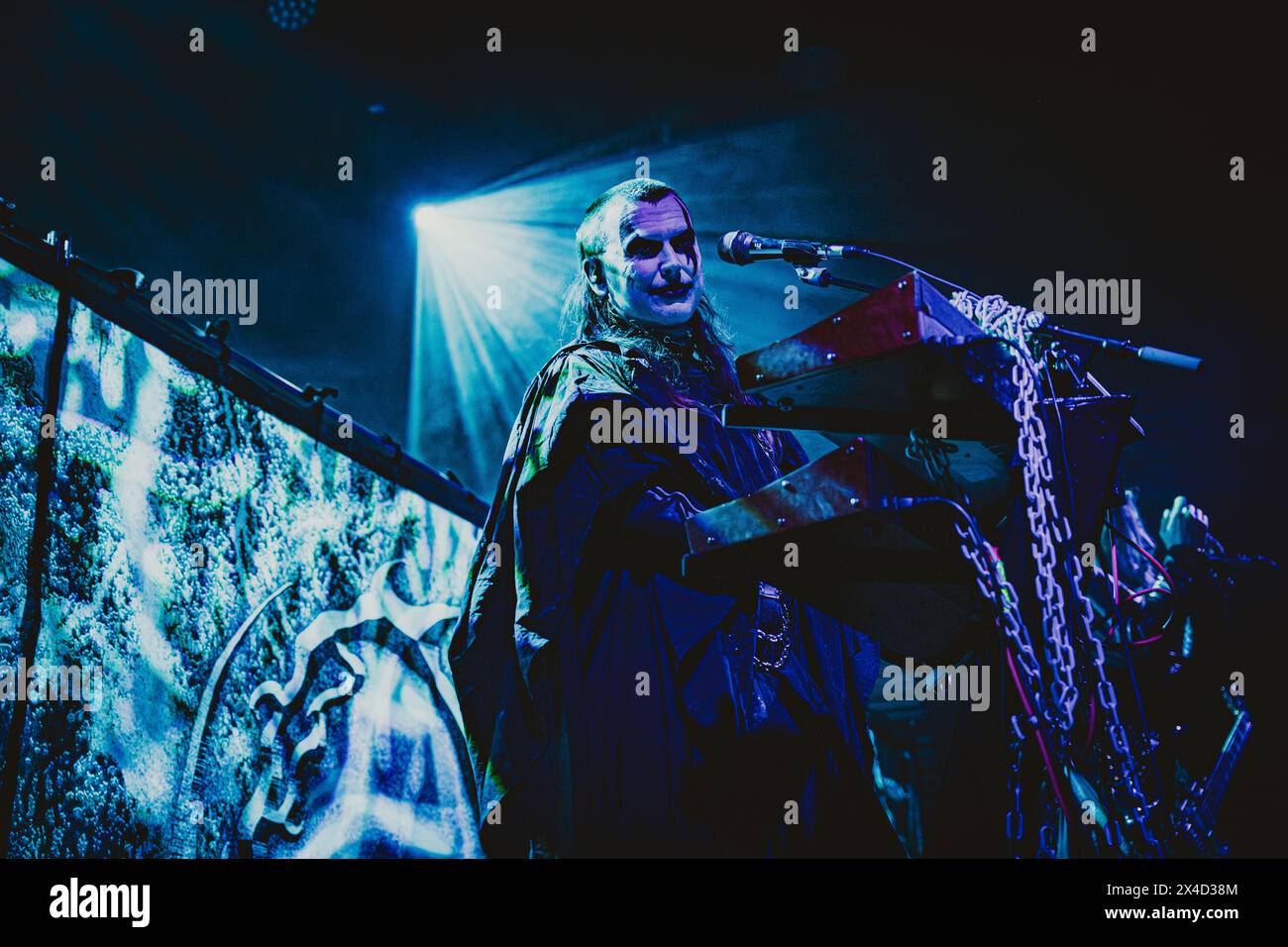 Copenaghen, Danimarca. 30 aprile 2024. Il duo synth metal britannico Zetra esegue un concerto dal vivo durante l'Amager Bio di Copenaghen. (Foto: Gonzales Photo - Nikolaj Bransholm). Foto Stock