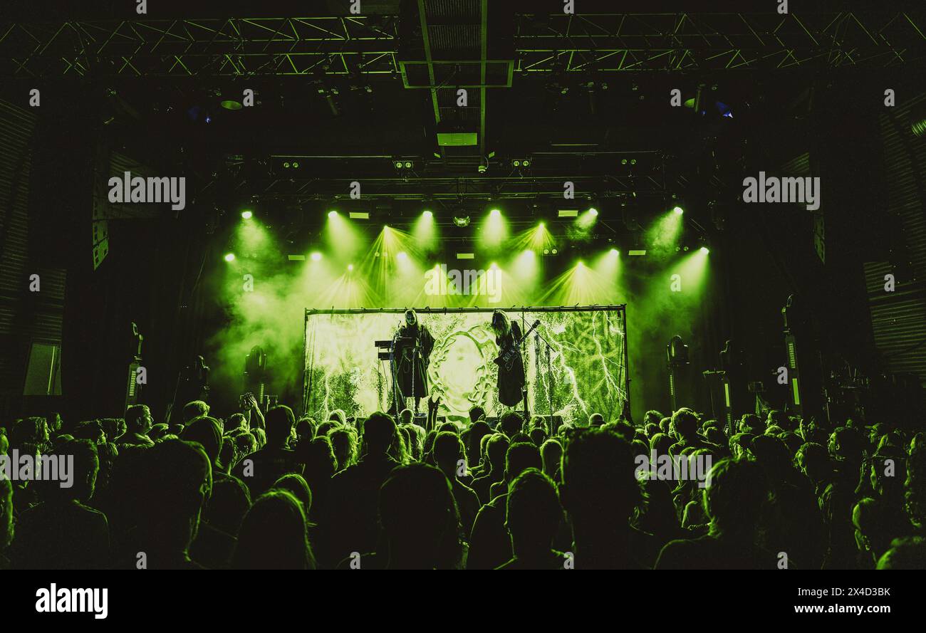 Copenaghen, Danimarca. 30 aprile 2024. Il duo synth metal britannico Zetra esegue un concerto dal vivo durante l'Amager Bio di Copenaghen. (Foto: Gonzales Photo - Nikolaj Bransholm). Foto Stock