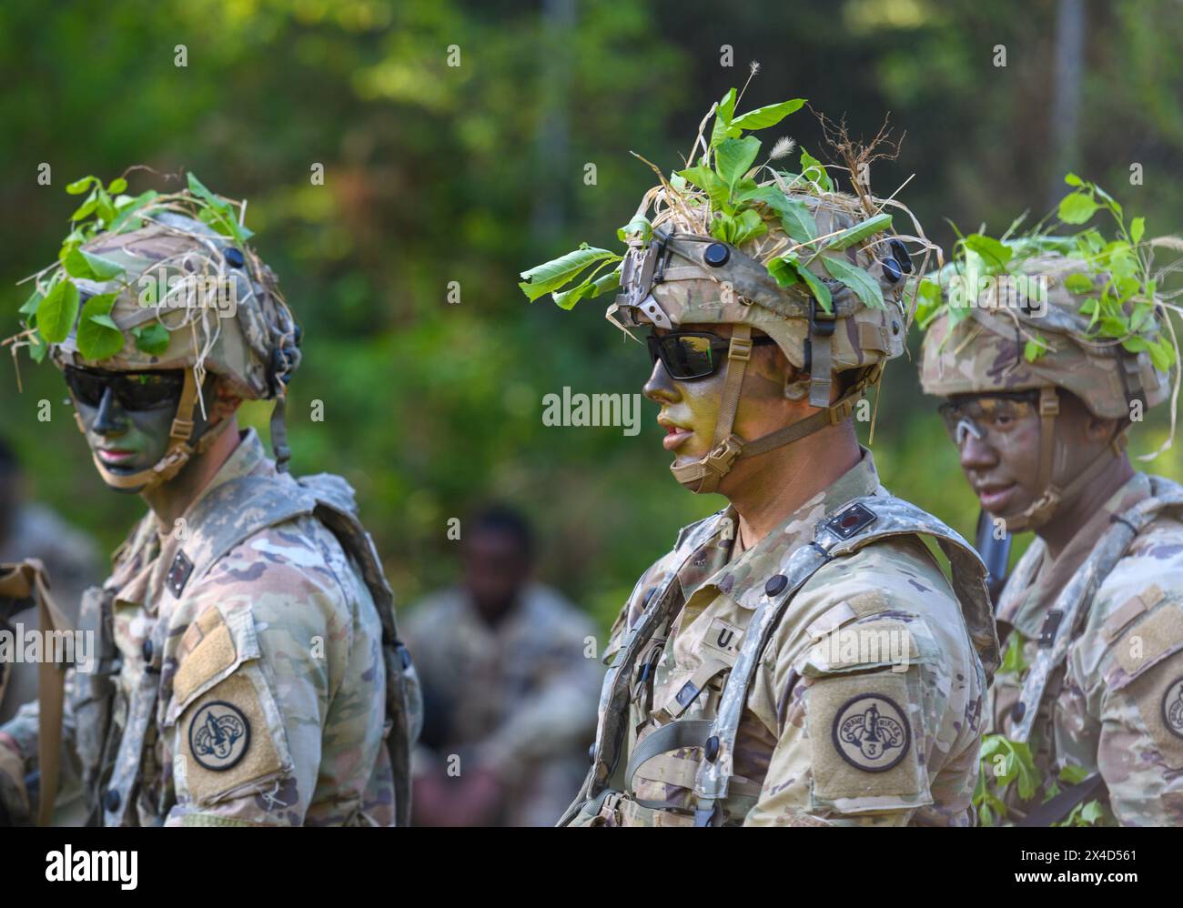 Dongducheon, Corea del Sud. 2 maggio 2024. I soldati STATUNITENSI prendono parte alle STX Lanes (esercitazione di addestramento situazionale) durante il concorso Best Squad condotto dalla US 2nd Infantry Division e dalla ROK-US Combined Division presso il Camp Casey dell'esercito americano a Dongducheon. La US 2nd Infantry Division e la ROK-US Combined Division conducono la migliore competizione di squadra dal 29 aprile al 6 maggio. Credito: SOPA Images Limited/Alamy Live News Foto Stock