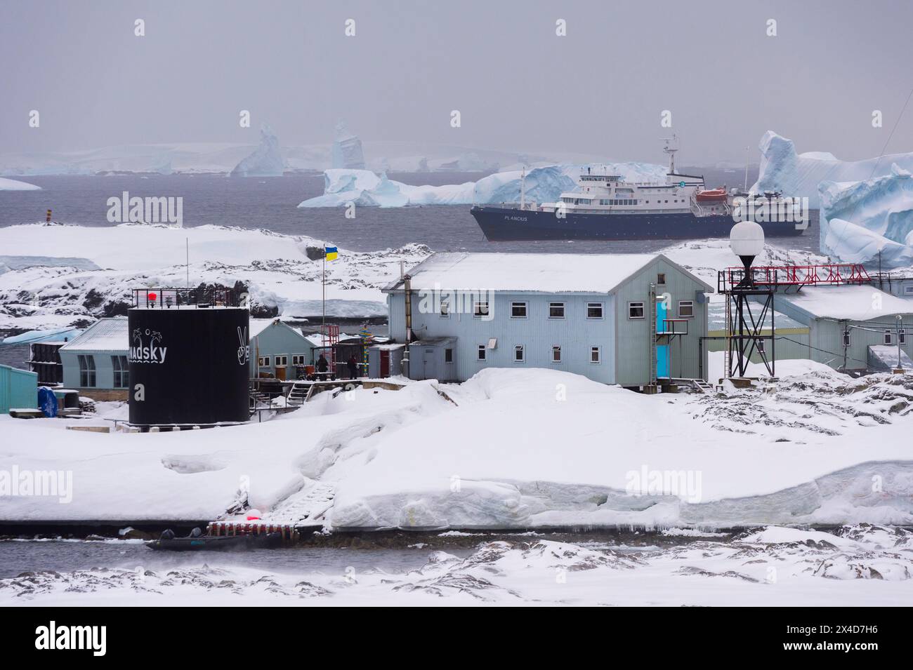 Base di ricerca di Vernadsky, la stazione antartica Ucraina a Marina Point sull'isola di Galindez nelle isole argentine, Antartide. (Solo per uso editoriale) Foto Stock