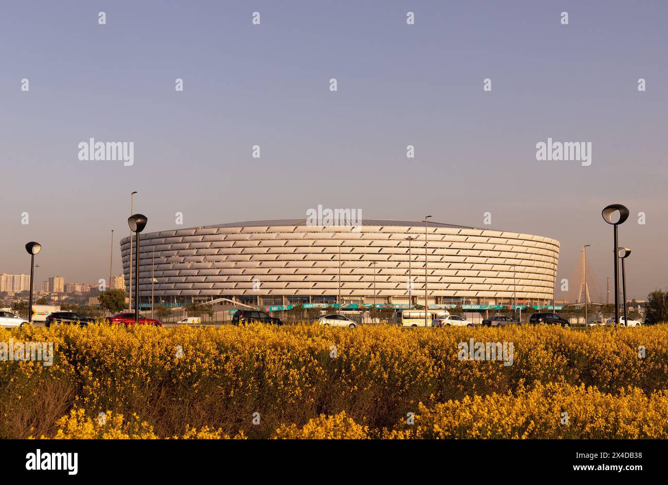 Baku. Azerbaigian. 05.22.2021. Il nuovo stadio olimpico sul lago. Foto Stock