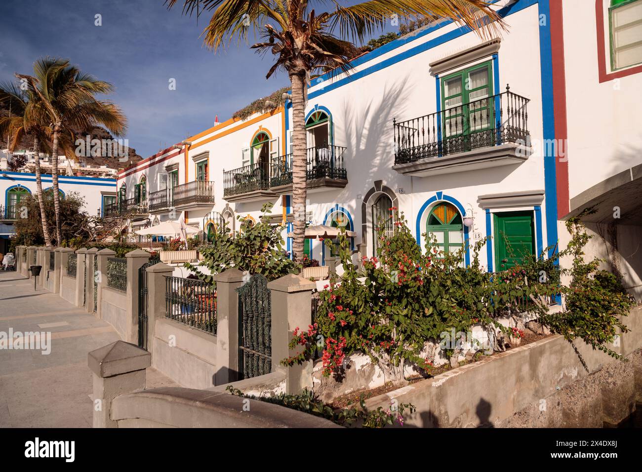 Edifici in stile coloniale a Puerto de Mogan, Gran Canaria Foto Stock