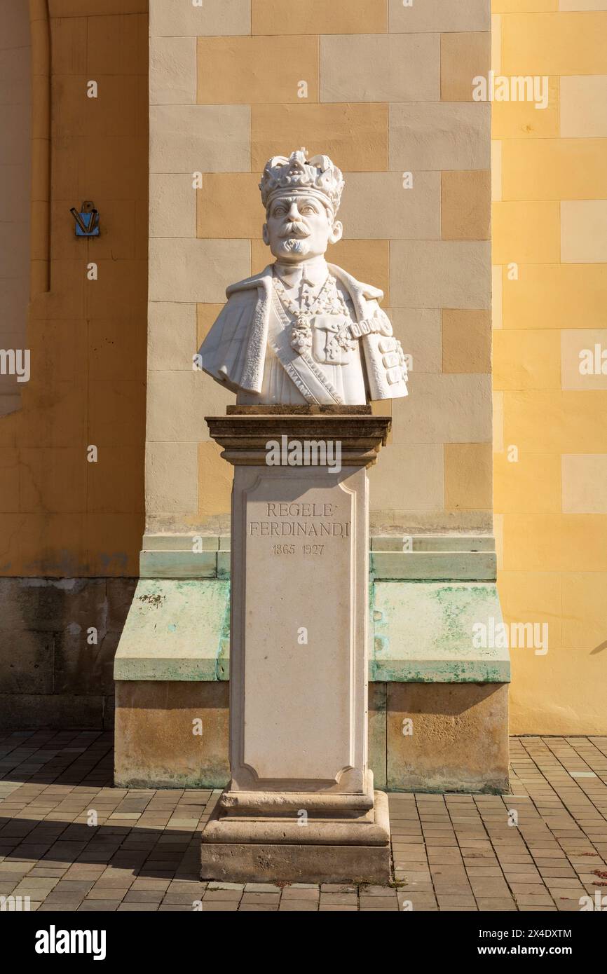 Romania, Transilvania. Statua di re Ferdinando. Foto Stock