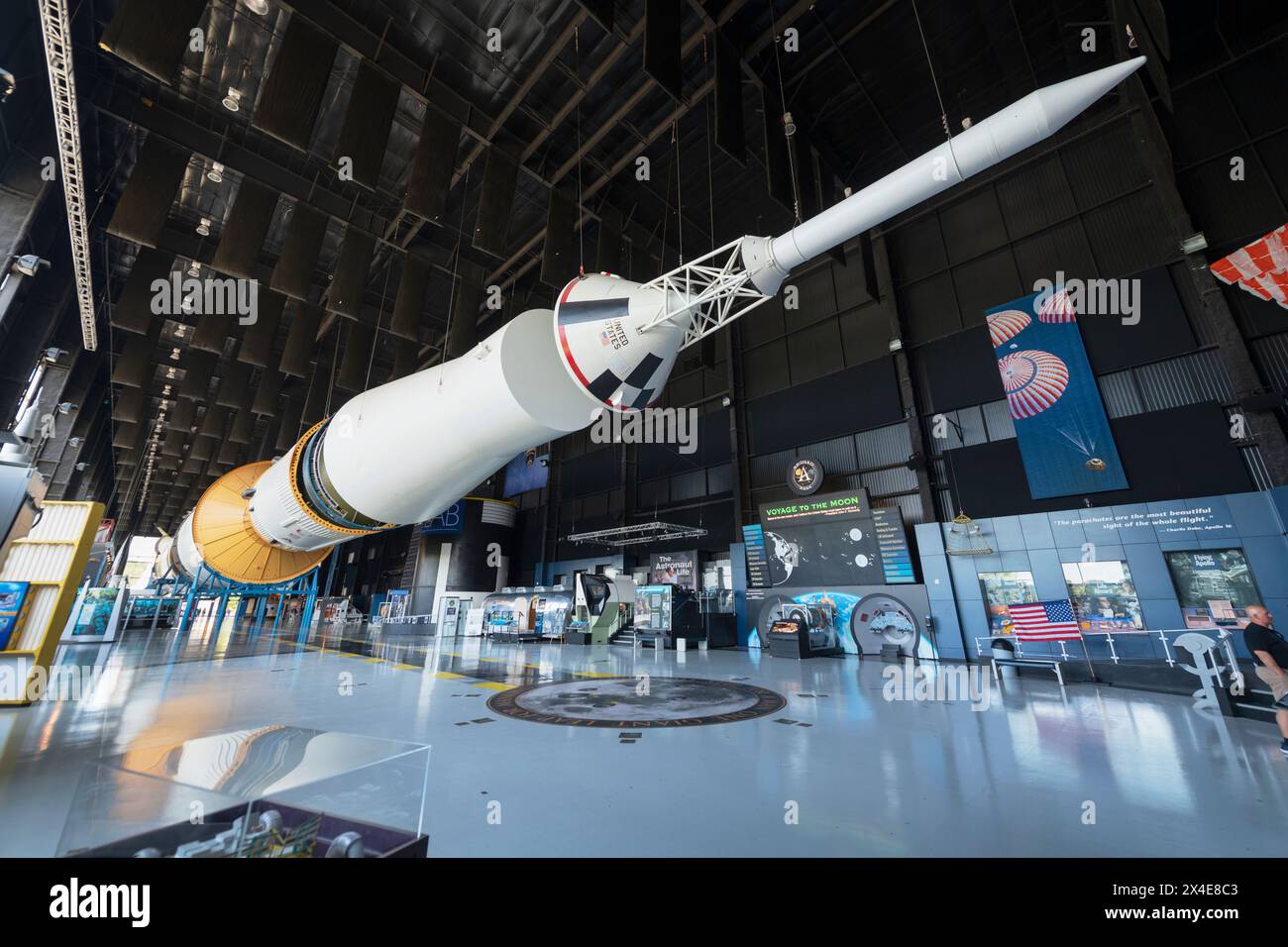 Saturn V Moon Rocket. Davidson Center for Space Exploration: Saturn V Hall. U.S. Space and Rocket Center, Huntsville, Alabama. Foto Stock