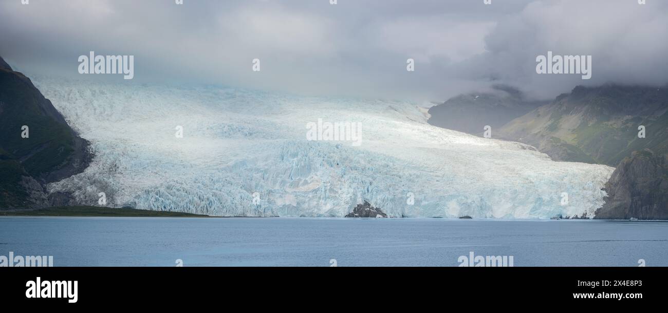 Stati Uniti, Alaska, Parco nazionale dei fiordi di Kenai. Paesaggio con il ghiacciaio Aialik. Foto Stock