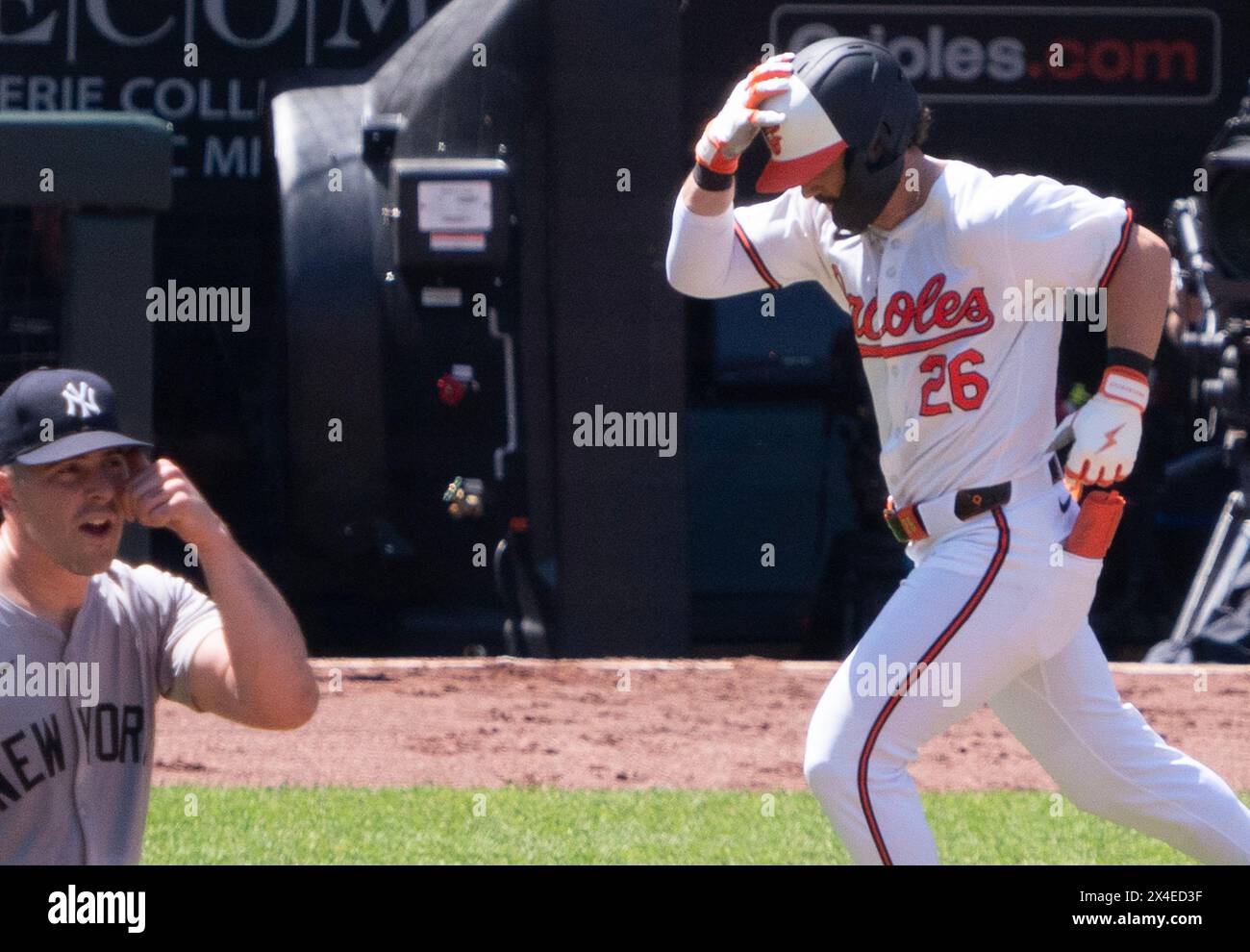 Baltimora, Stati Uniti. 2 maggio 2024. BALTIMORE, MD - 2 MAGGIO: L'esterno dei Baltimore Orioles Ryan McKenna (26) sta segnando durante una partita della MLB tra i Baltimore Orioles e i New York Yankees, il 2 maggio 2024, all'Orioles Park a Camden Yards, a Baltimora, Maryland. (Foto di Tony Quinn/SipaUSA) credito: SIPA USA/Alamy Live News Foto Stock