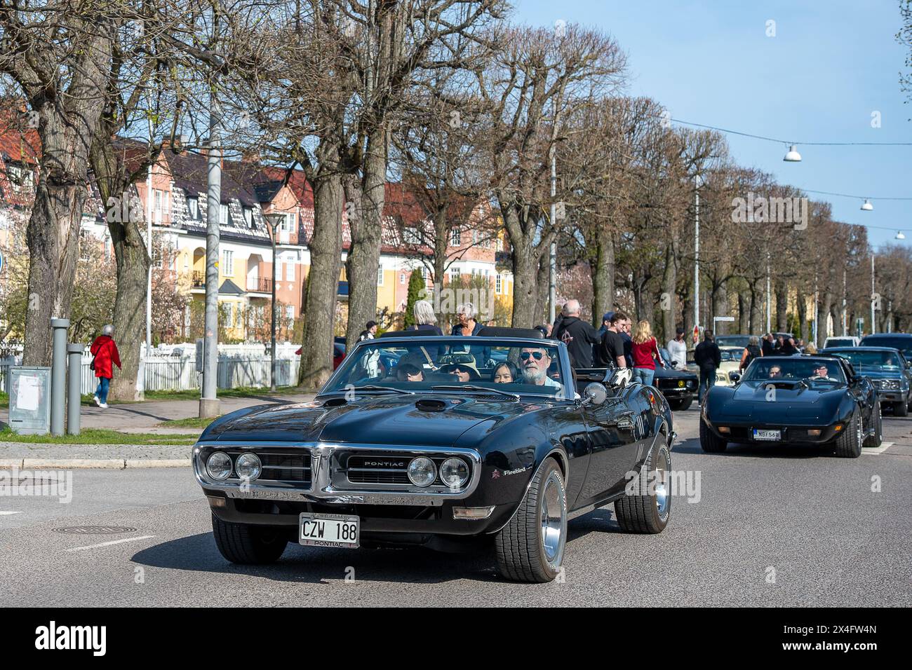 Pontiac Firebird 1968 alla sfilata di auto classiche che celebra la primavera del primo maggio 2024 a Norrköping, Svezia Foto Stock