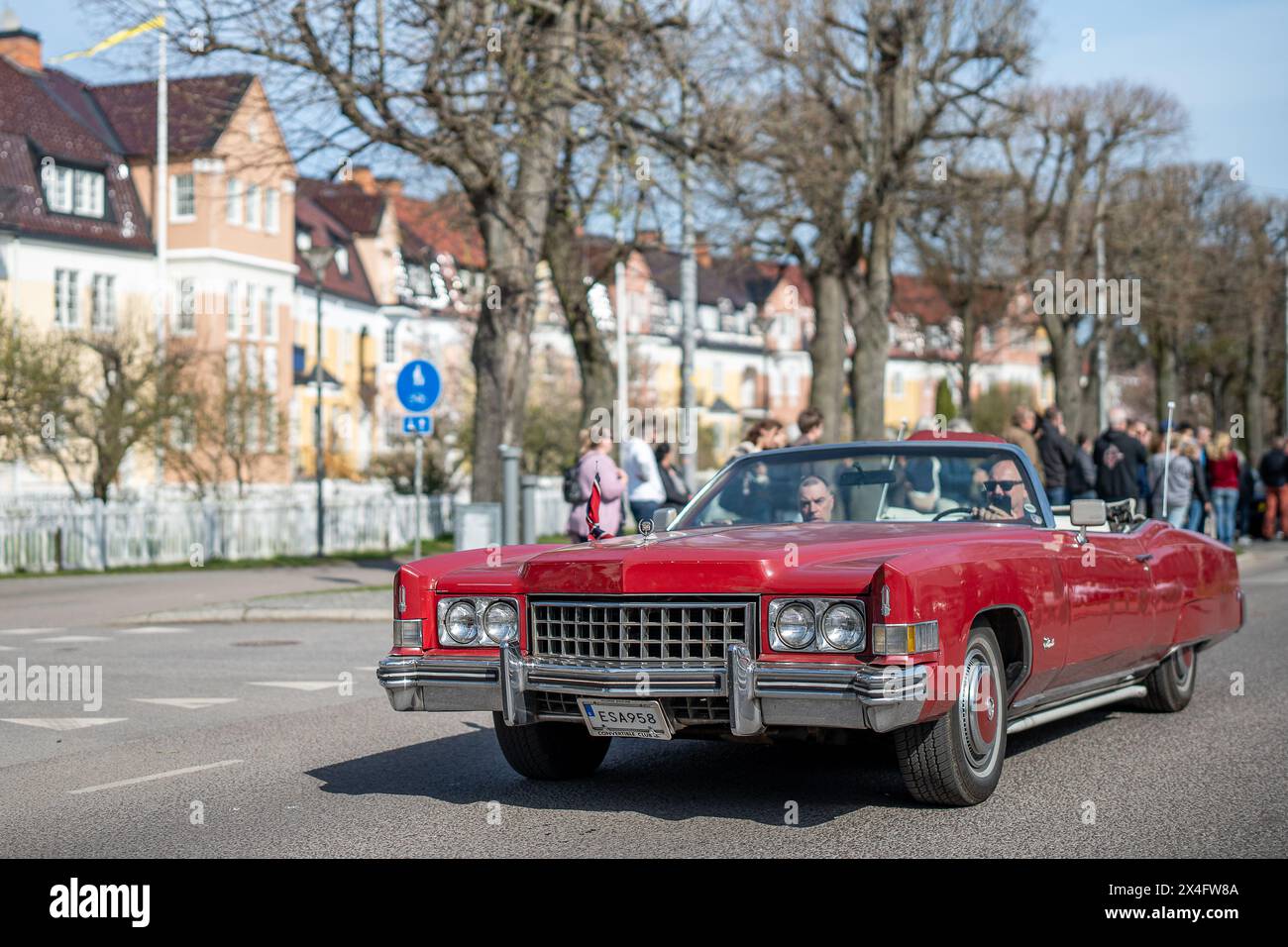 Cadillac Eldorado 1973 alla sfilata di auto classiche che celebra la primavera del primo maggio 2024 a Norrköping, Svezia Foto Stock