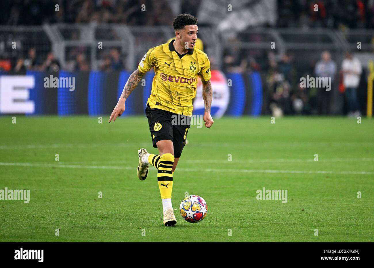 Calcio, Champions League, Germania, semifinale andata, Signal Iduna Park Dortmund: BOR. Dortmund - Paris St. Germain; Jadon Sancho (BVB) Foto Stock