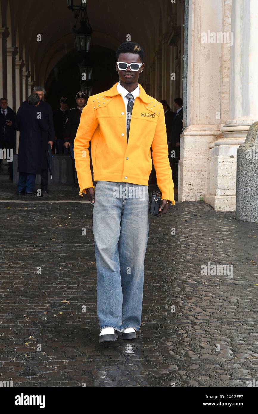 Roma, Italia. 3 maggio 2024. Roma, Quirinale, ingressi alla cerimonia che annuncia le candidature per i premi David di Donatello. Nella foto: Seydou Sarr Credit: Independent Photo Agency/Alamy Live News Foto Stock