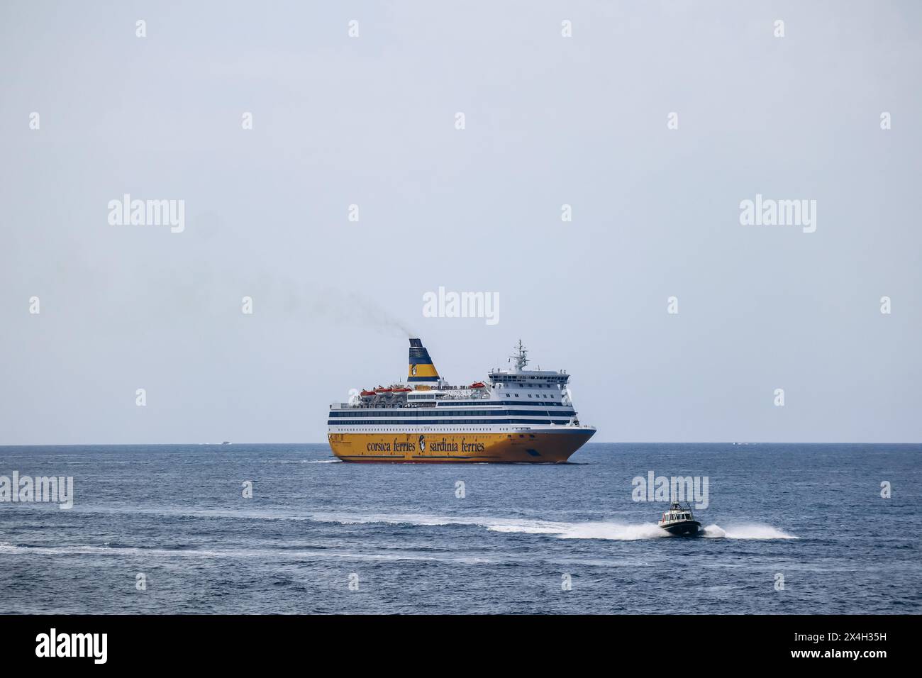 Nizza, Francia - 26 agosto 2023: Traghetto che va da Nizza alla Corsica e alla Sardegna Foto Stock