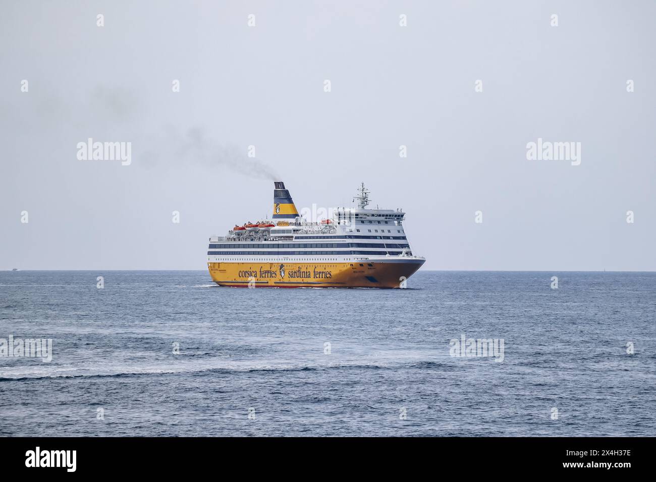 Nizza, Francia - 26 agosto 2023: Traghetto che va da Nizza alla Corsica e alla Sardegna Foto Stock