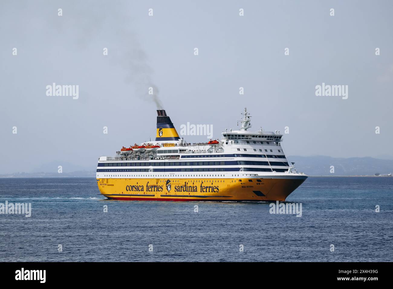 Nizza, Francia - 26 agosto 2023: Traghetto che va da Nizza alla Corsica e alla Sardegna Foto Stock
