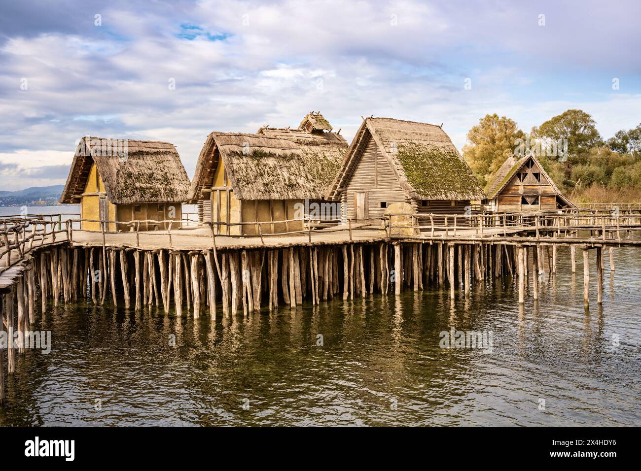 Pile Dwellings Open Air Museum sul lago di Costanza, Uhldingen-Mühlhofen, Germania Foto Stock