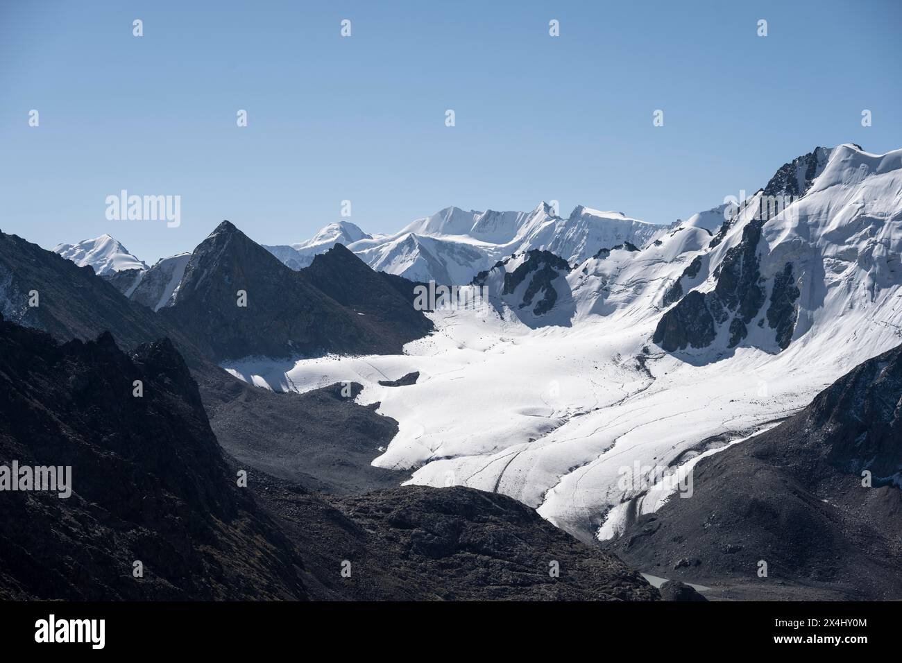 Montagne alte Tien Shan, 4000 metri con ghiacciaio, Ak-su, Kirghizistan Foto Stock