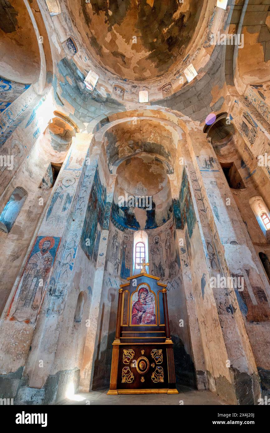 Chiesa armena Akdamar della Santa Croce del X secolo, interno, isola Akdamar, Turchia Foto Stock